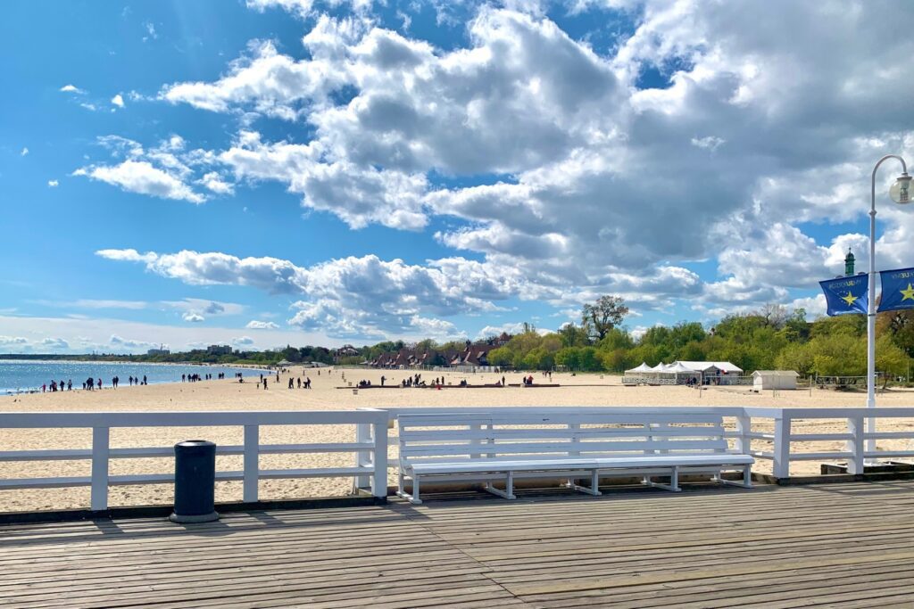 TOP 10 Najładniejsze plaże w Polsce. Sprawdź, gdzie podreptać w piasku nad Bałtykiem 6 Plaża w Sopocie